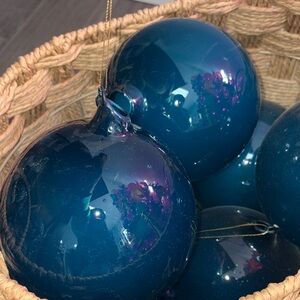 BLUE 150MM BUBBLEGUM 
BALL ornament by Jim Marvin for Winward